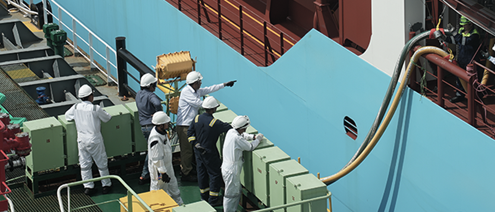 Debunkering services illustration